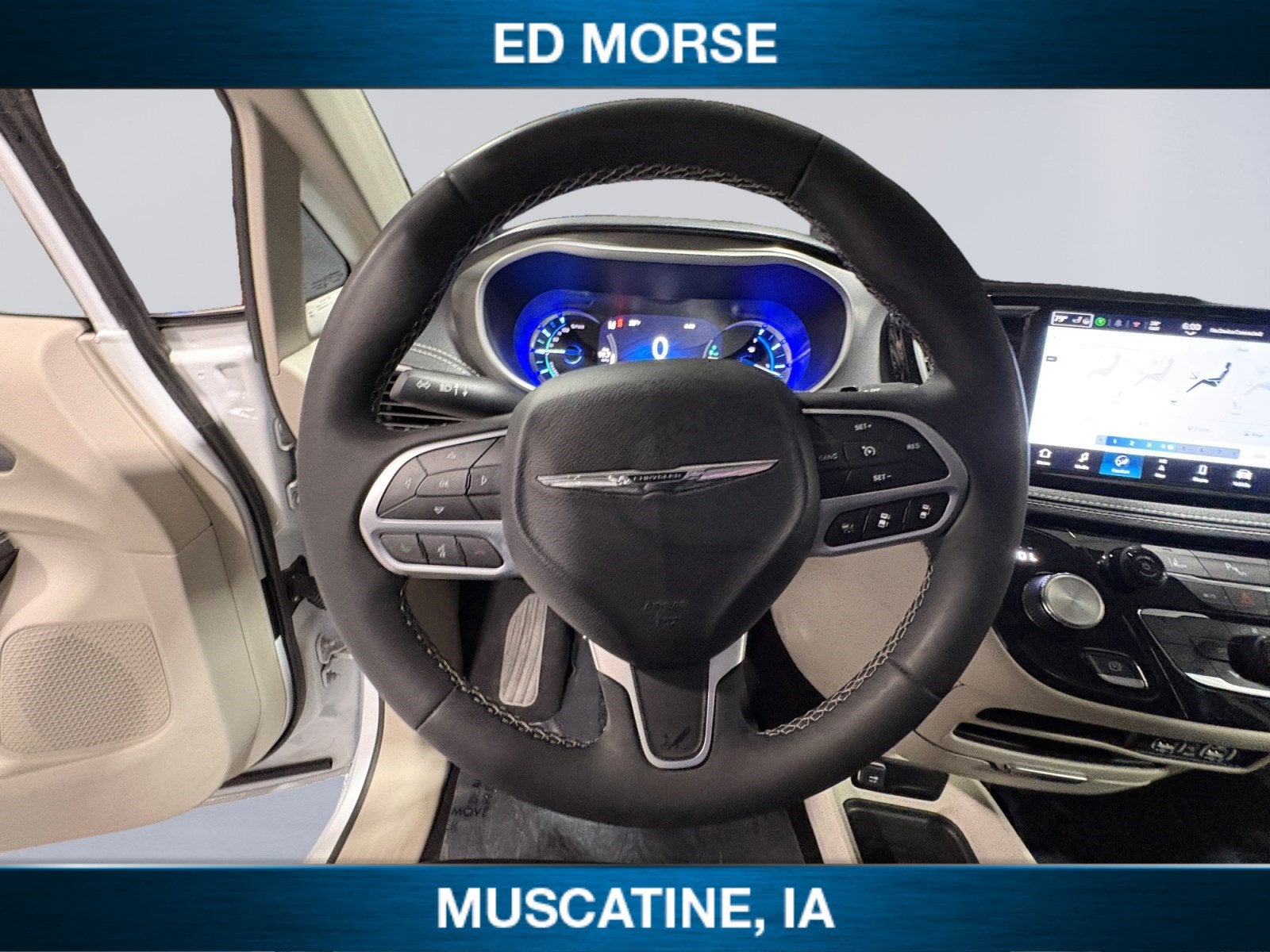 2024 Chrysler Pacifica Hybrid Select