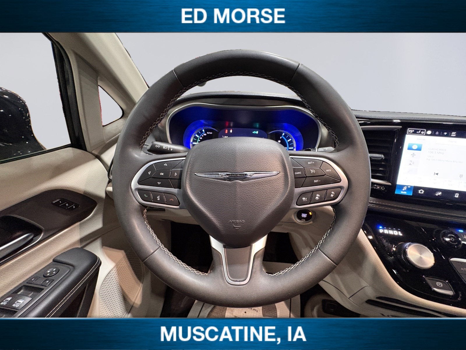 2024 Chrysler Pacifica Hybrid Select