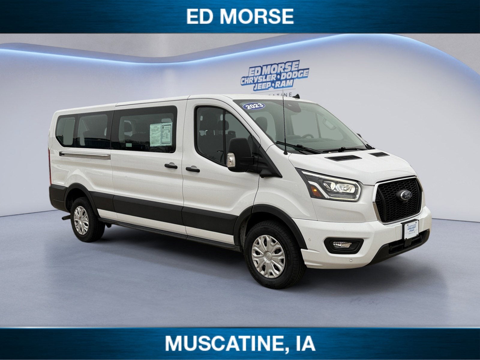2023 Ford Transit Passenger Wagon XLT