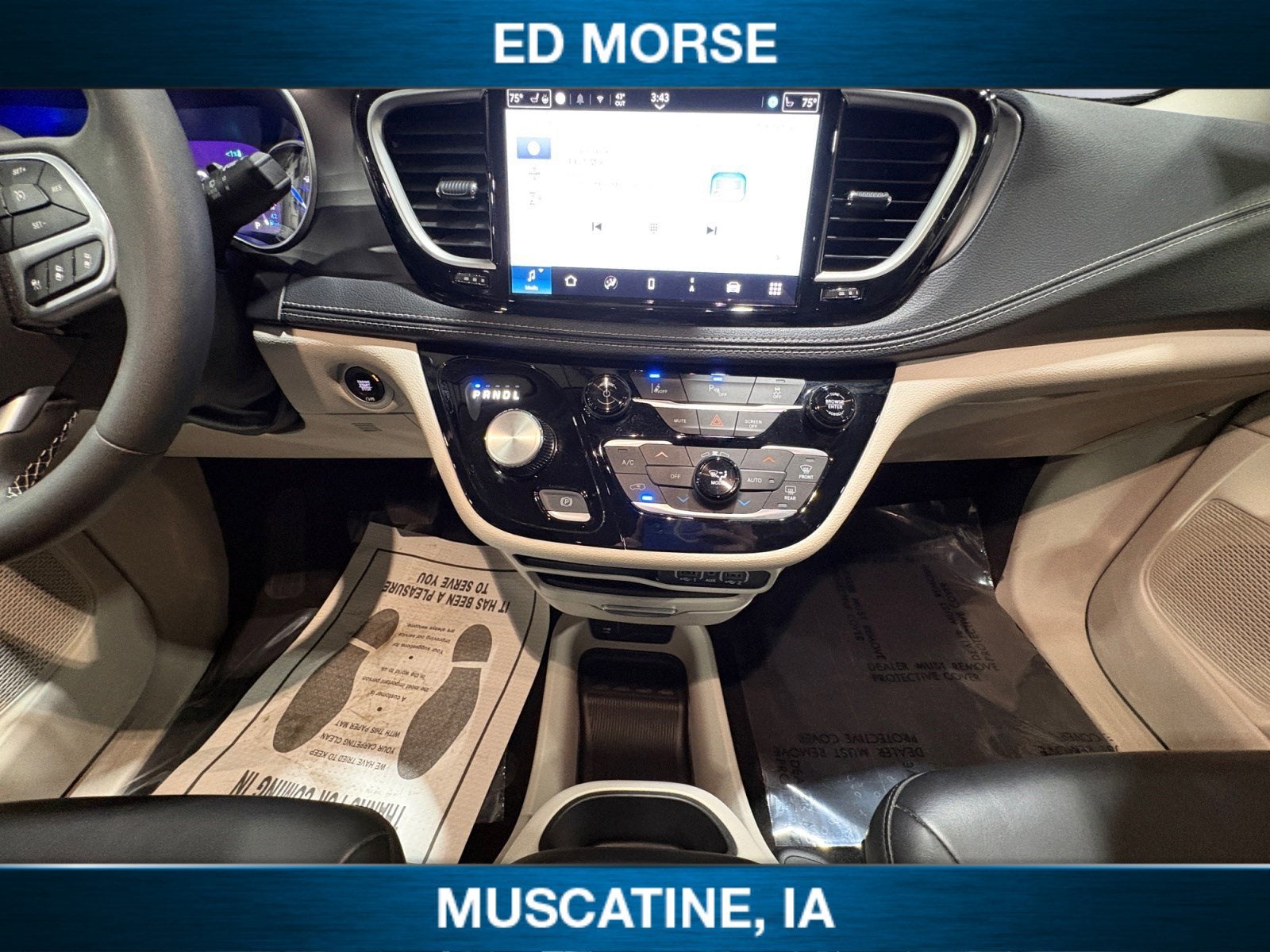 2024 Chrysler Pacifica Hybrid Select