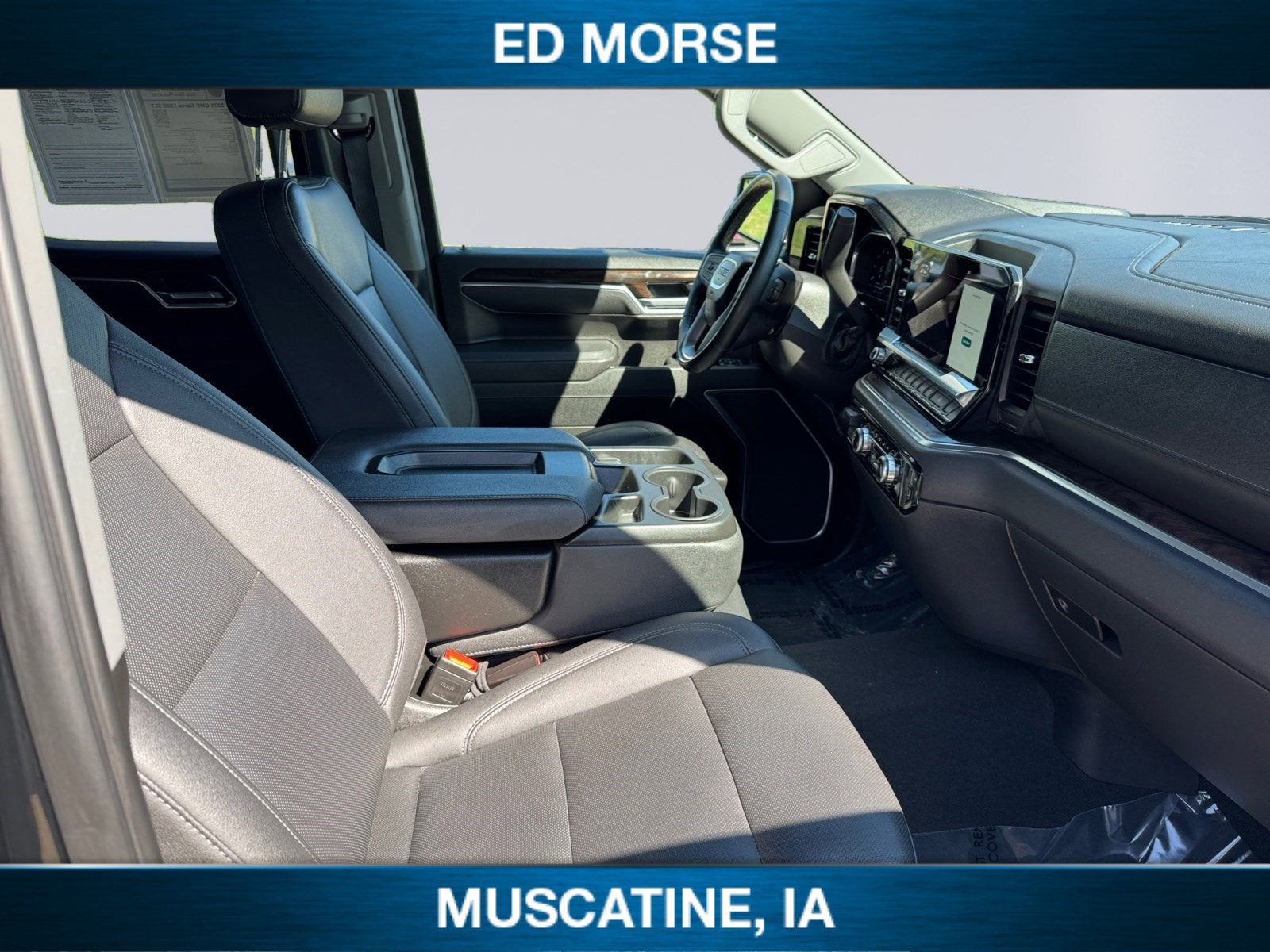 2025 GMC Sierra 1500 SLT