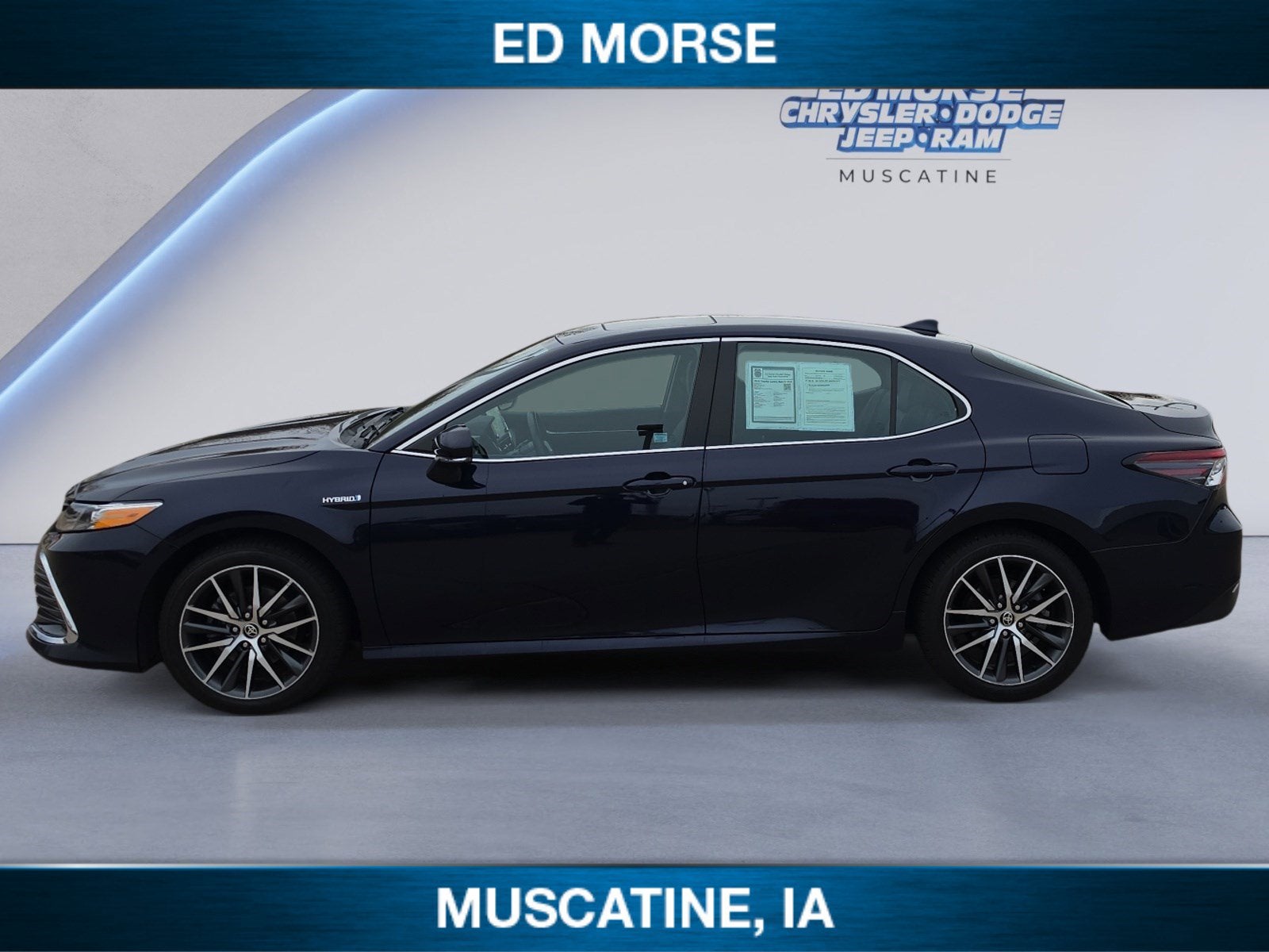 2021 Toyota Camry Hybrid XLE