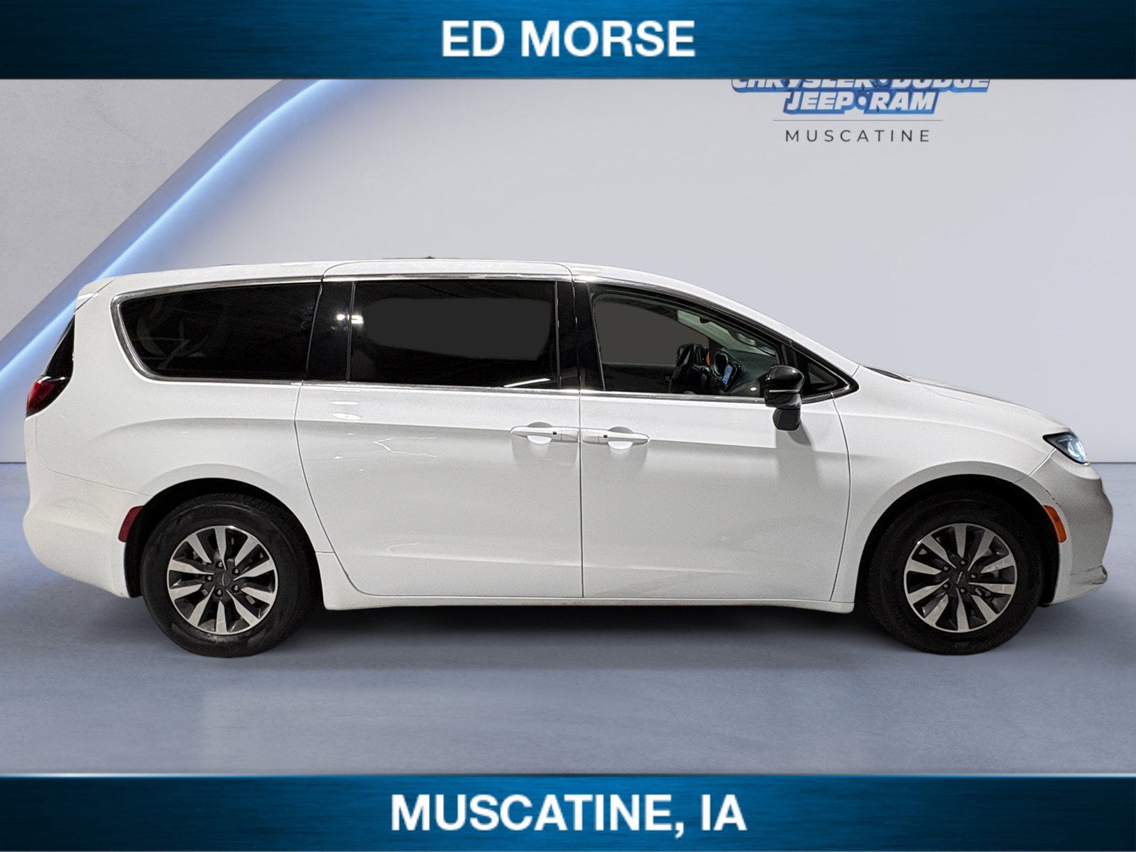 2024 Chrysler Pacifica Hybrid Select