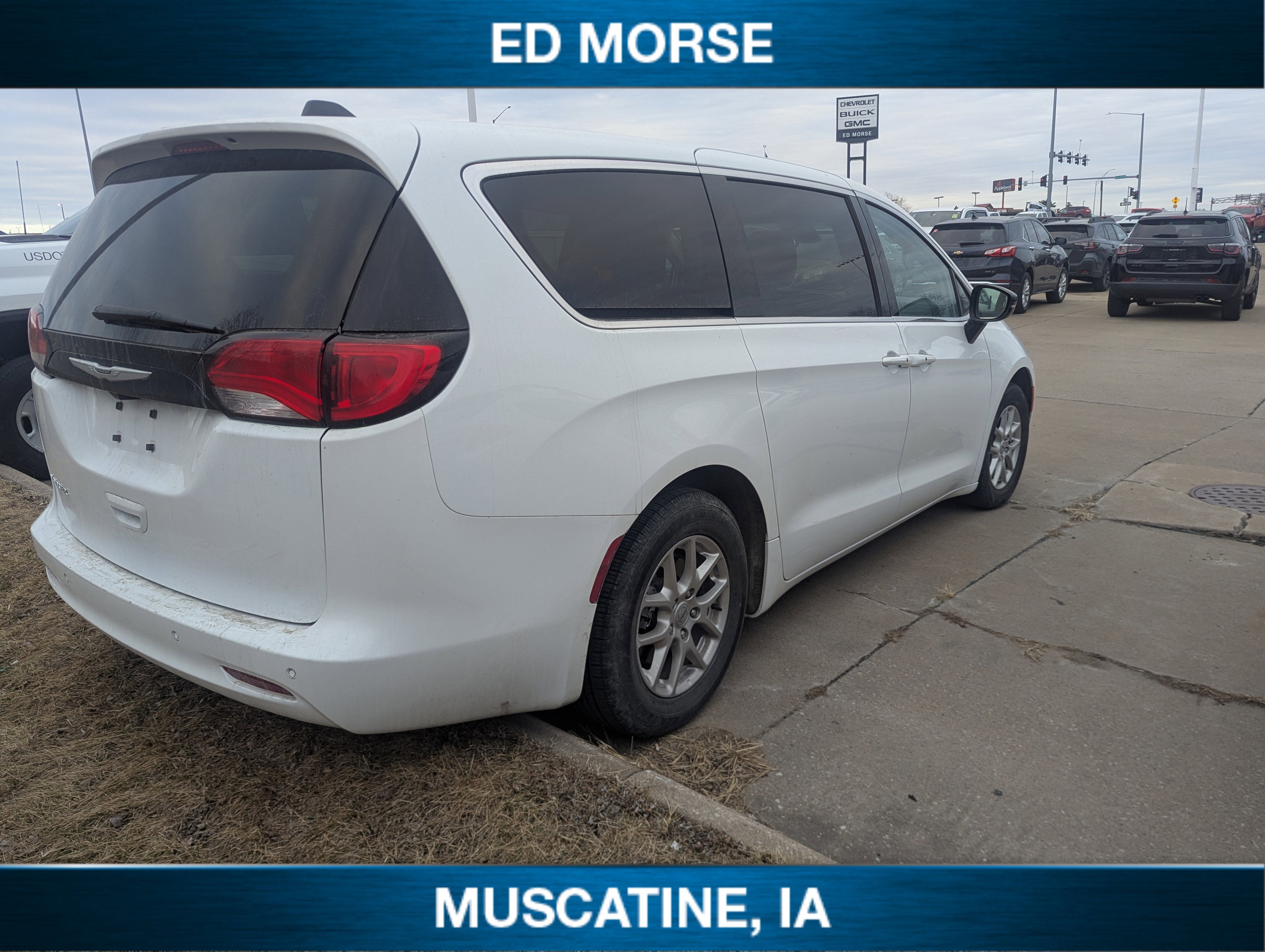 2024 Chrysler Voyager LX