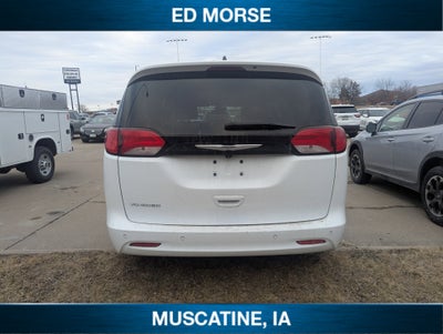 2024 Chrysler Voyager LX