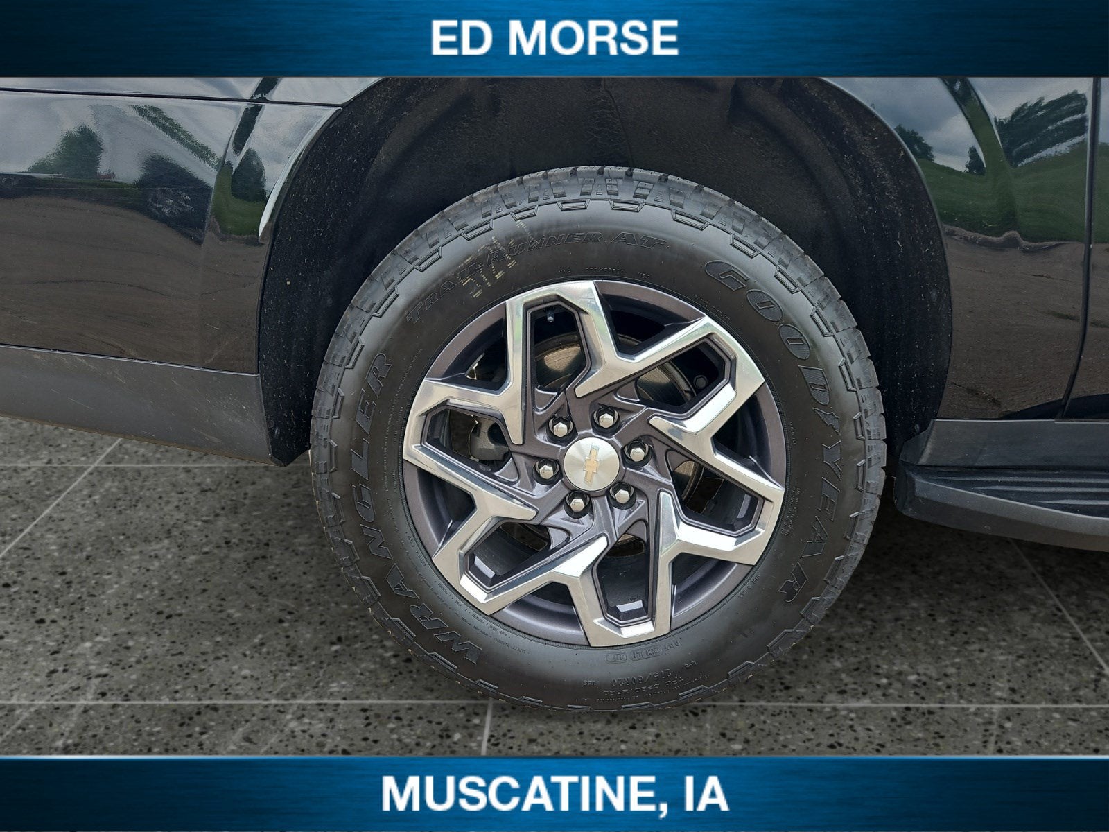 2024 Chevrolet Suburban LT - Photo 11
