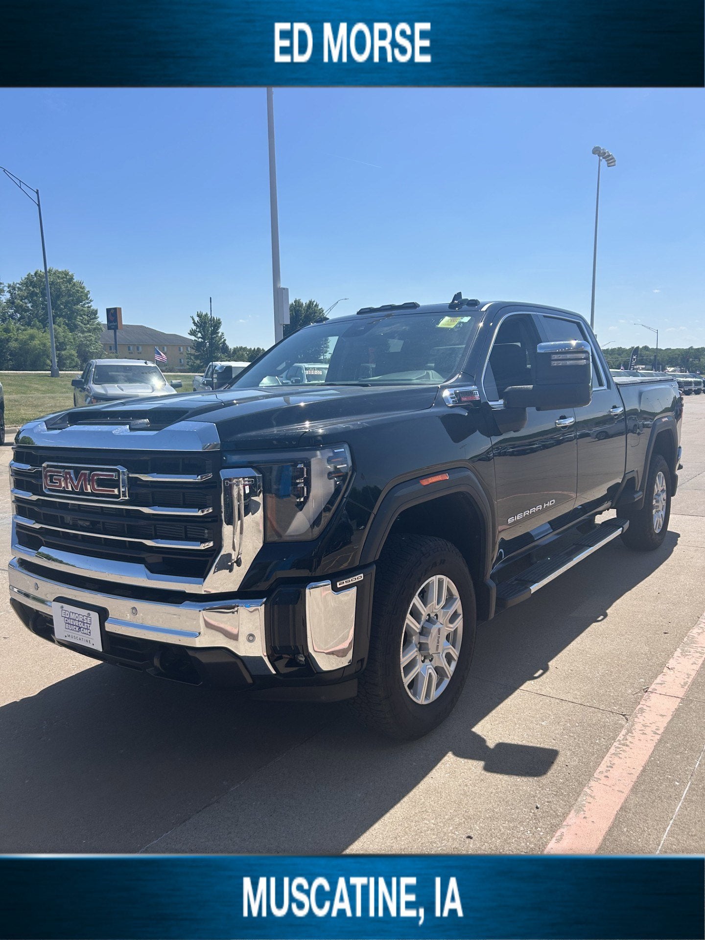 2024 GMC Sierra 4WD Crew Cab Standard Box SLT's photo