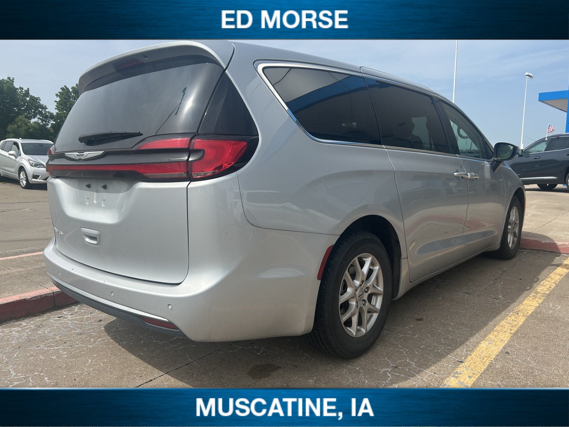 2023 Chrysler Pacifica Touring L