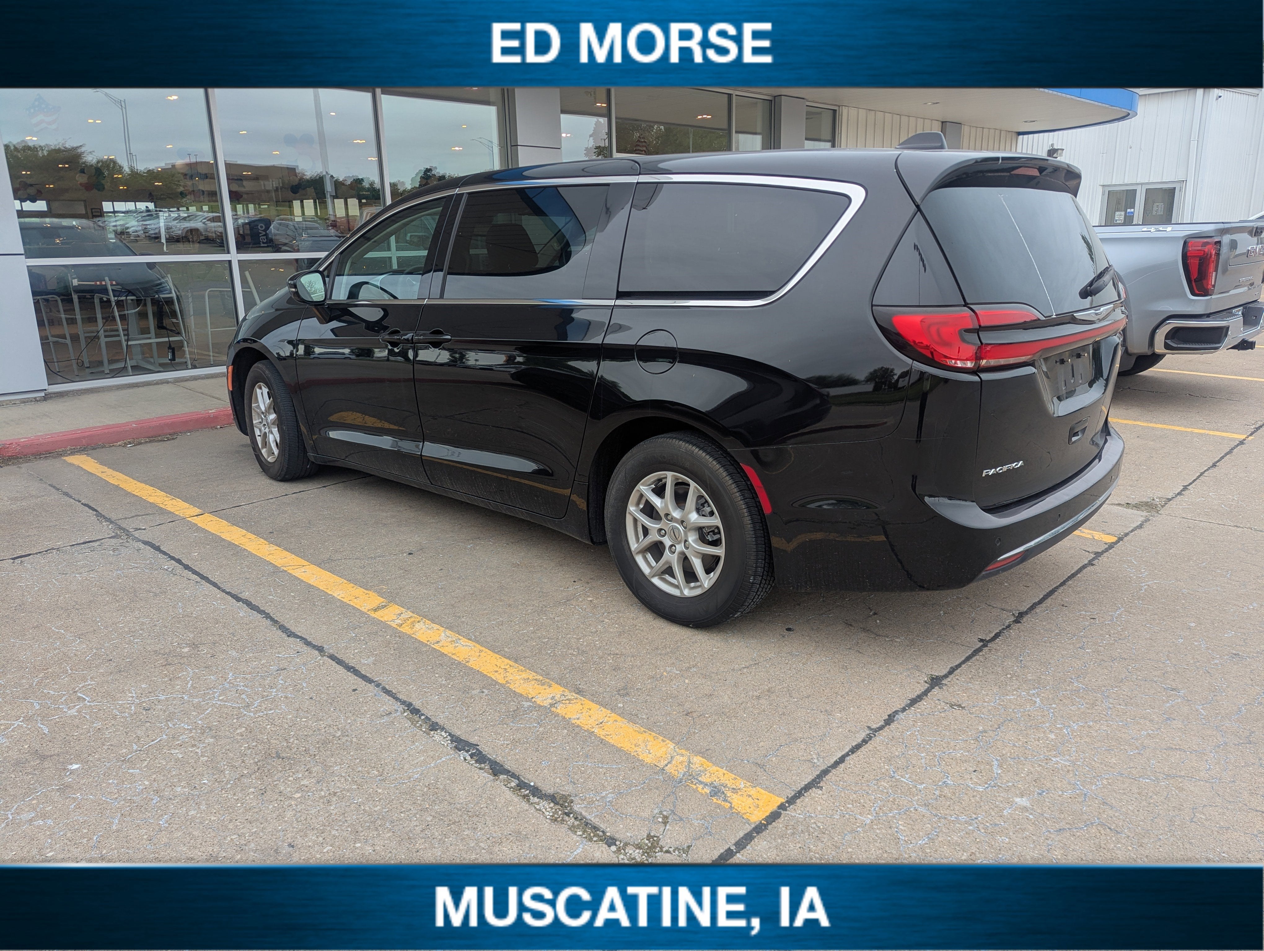 2024 Chrysler Pacifica Touring L