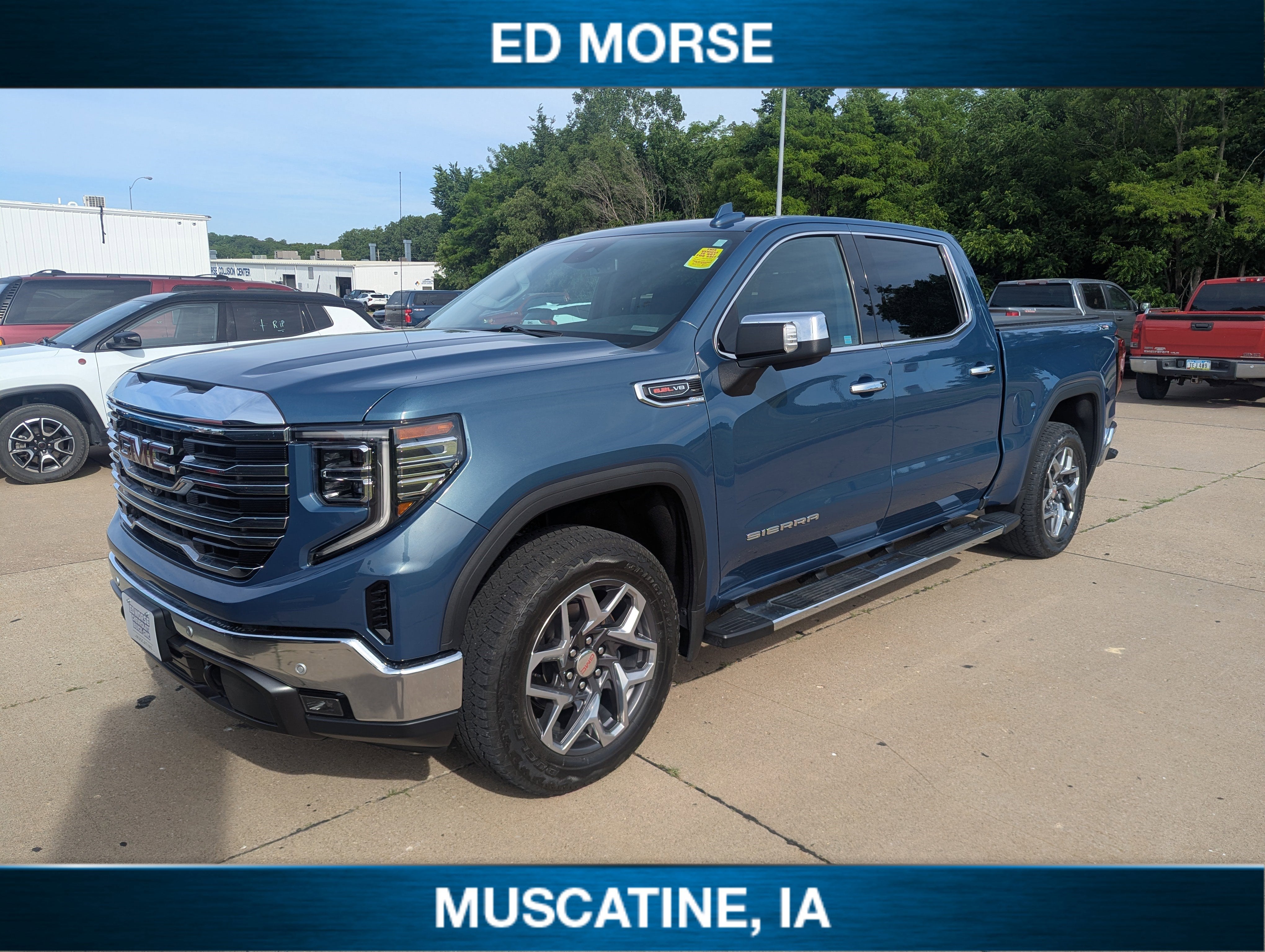 2024 GMC Sierra 4WD Crew Cab Short Box SLT's photo